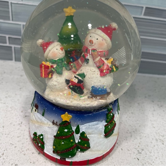 MUSICAL Snowman with Child & Penguin - Picture 5 of 8